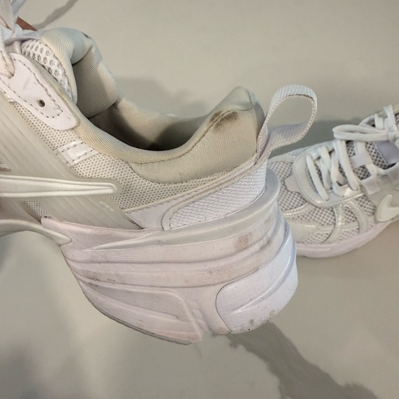 Nike Women’s All-White Sneakers - Picture 4 of 7